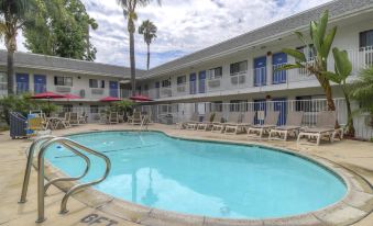 Motel 6 Baldwin Park, CA - Los Angeles