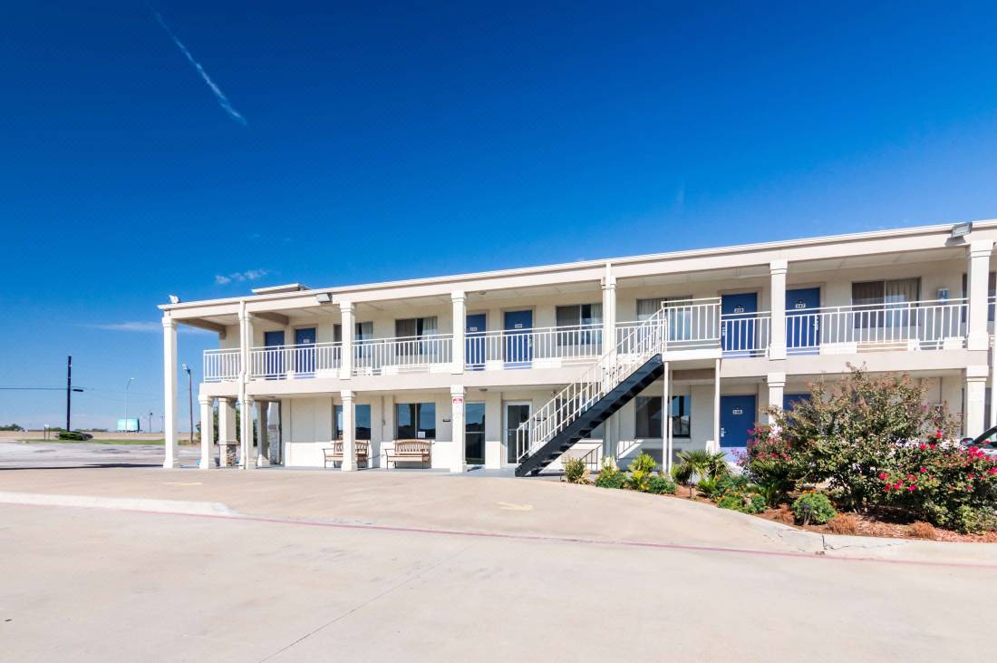 wichita falls hotels near sheppard afb