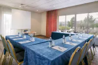 Hôtel Mount Venturi - Aix-En-Provence Sainte-Victoire - Bar & Restaurant & Padel Hotels in Puyloubier