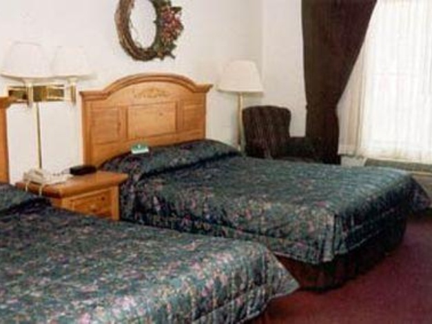 Country Inn & Suites by Radisson, Clinton, IA