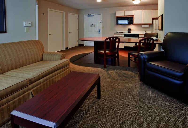 Sonesta Simply Suites Hampton