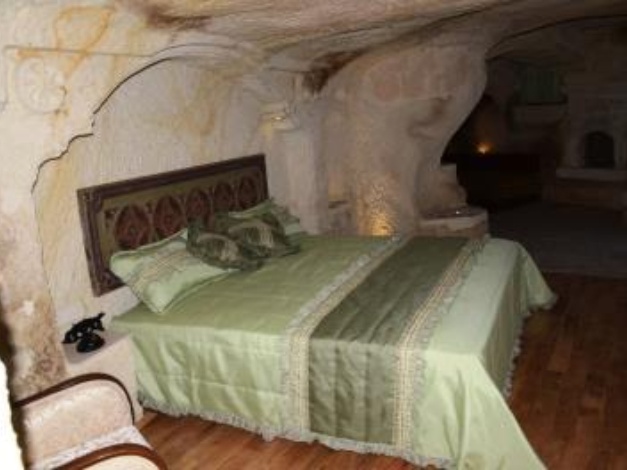 Golden Cave Suites