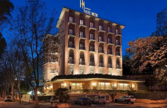 裏米尼米爾頓酒店