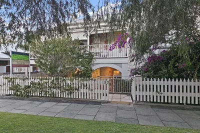 Arundel's Boutique Accommodation Hotels in Murdoch