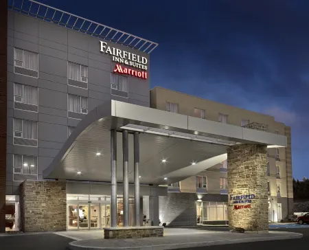 Fairfield Inn & Suites St. John's Newfoundland Отели рядом с достопримечательностью «Мемориал Юниверсити оф Ньюфаундленд»