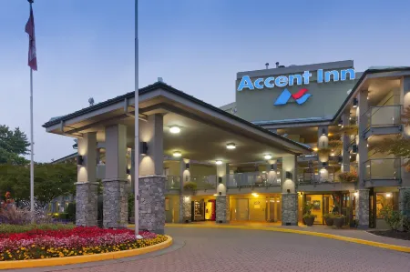 Accent Inns Vancouver Airport Отели рядом с достопримечательностью «Maple Tree Square»
