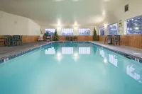 La Quinta Inn & Suites by Wyndham Grants Pass - Pools