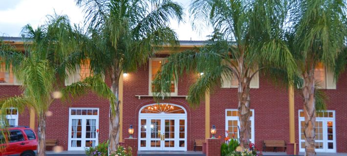 Best Western Plus Hill House Hotels in Bakersfield