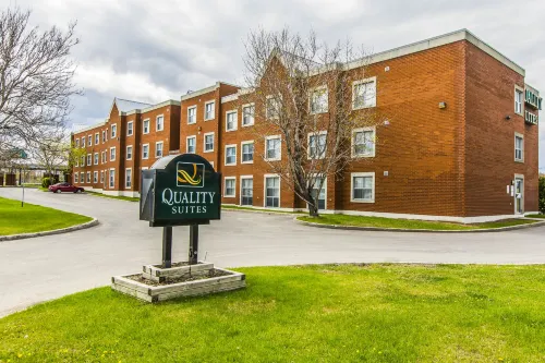 Quality Suites Hotels in Lac-Delage