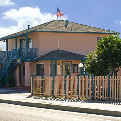 Riverside Inn & Suites Santa Cruz Hotels near Santa Cruz Beach Boardwalk