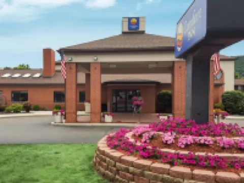 Quality Inn Hotels in Corning