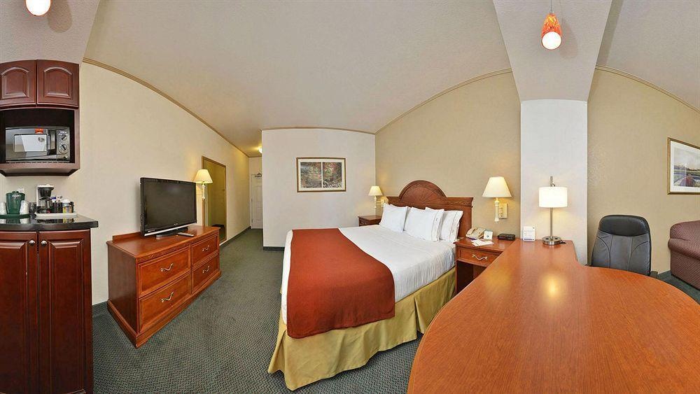 Holiday Inn Express Hotel & Suites Tacoma South - Lakewood, an Ihg Hotel