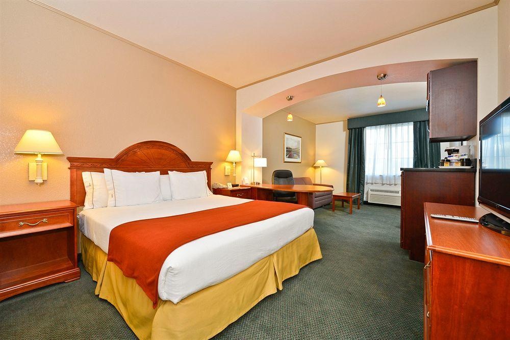 Holiday Inn Express Hotel & Suites Tacoma South - Lakewood, an Ihg Hotel