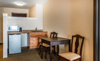 Comfort Suites