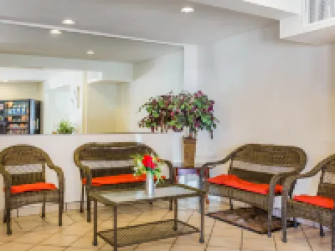Sutter Inn Hotels in Sutter County