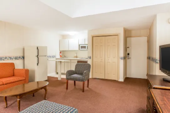 Gold Star Inn & Suites