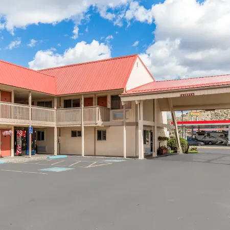 Econo Lodge Miles City I-94