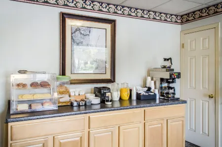 Econo Lodge Bellefonte I-99 Отели в г. Ховард