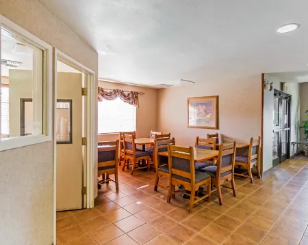 La Quinta Inn & Suites by Wyndham Tempe University, Phoenix Отели в г. Темпе