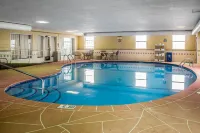 Quality Inn Newton at I-80 - Pool