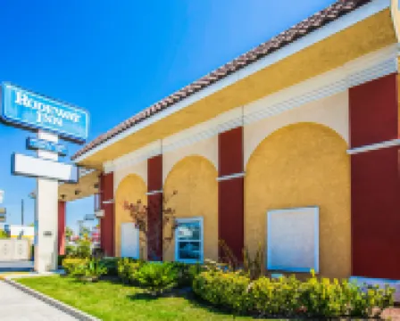 諾沃爾克6號汽車旅館 諾沃克酒店