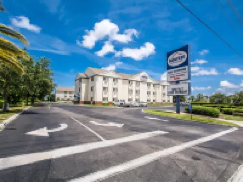 Suburban Studios Melbourne Airport Hotels in Brevard County