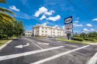 Suburban Studios Melbourne Airport Hotels in Melbourne