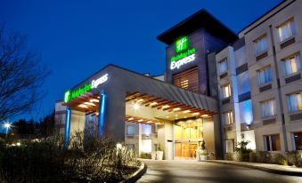 Holiday Inn Express & Suites Langley