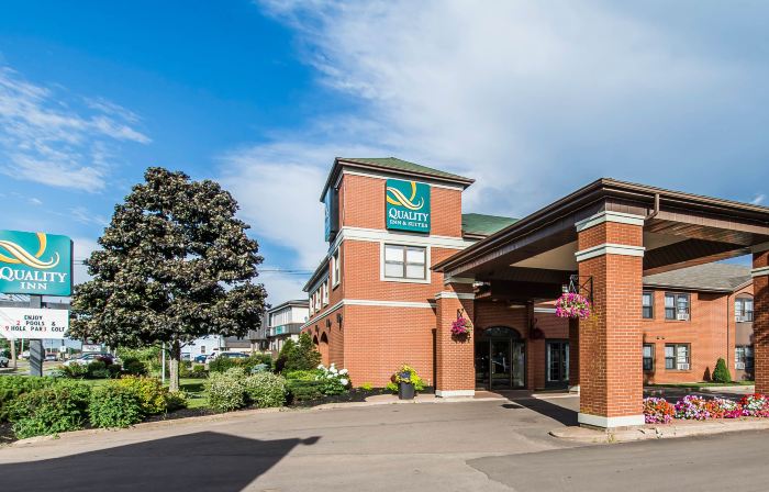 Quality Inn & Suites Garden of the Gulf