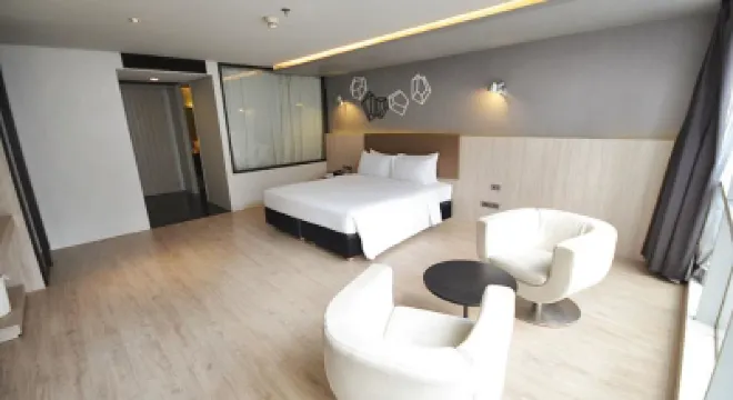 ザ ヘリテージ ホテルズ バンコク Sky Villas周辺のホテル