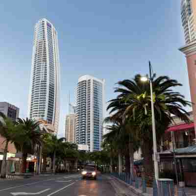 Hilton Surfers Paradise Residences Hotel Exterior