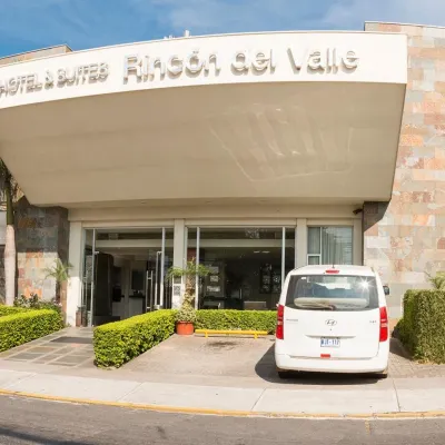 Rincon del Valle Hotel & Suites Hotels near Consulado de la Embajada China en Costa Rica