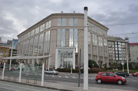 Melia Maria Pita Hotel Отели рядом с достопримечательностью «Seixo Branco»