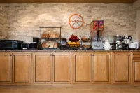 Howard Johnson by Wyndham Romulus Detroit Metro Airport