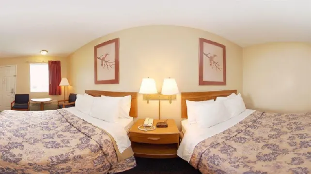 温德姆戴斯酒店-貝爾維爾曼斯菲爾德 裏奇蘭縣酒店