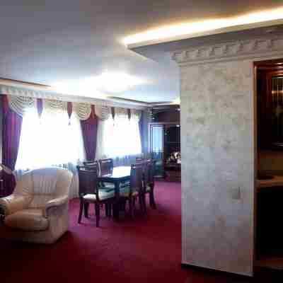 Oktyabrskaya Hotel Rooms