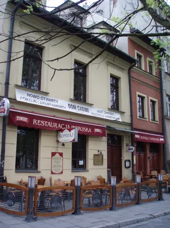 Dom Casimi Отели рядом с достопримечательностью «Adam Mickiewicz statue»