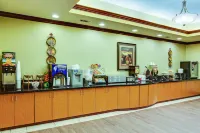 La Quinta Inn & Suites by Wyndham Tupelo - breakfast