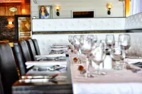 Riôtel Carleton-Sur-Mer Hotels in Dalhousie