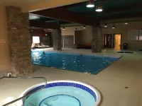 Spruce Hill Resort & Spa - Pools