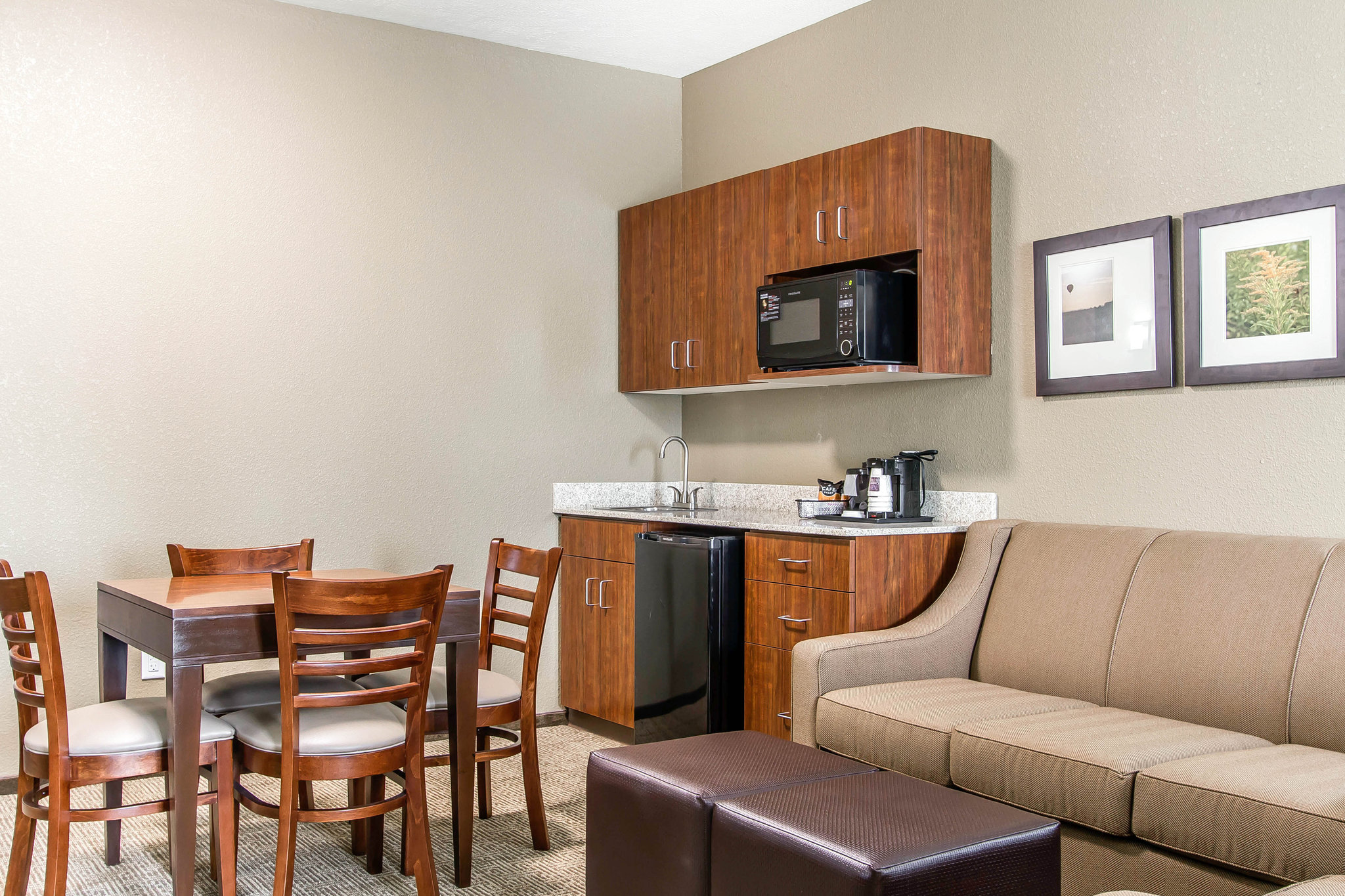 Comfort Suites West Omaha