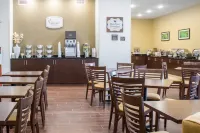 林肯大學區舒眠套房酒店 - 早餐