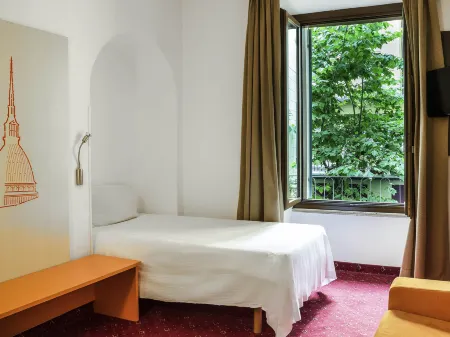 Green Class Hotel Astoria