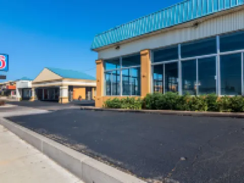 OYO 堪薩斯道奇城聯排別墅 道奇城酒店