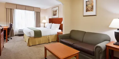 Holiday Inn Express & Suites Howell Hotels in Genoa Township