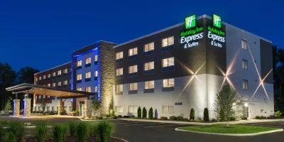 Holiday Inn Express & Suites Medina Hotels in Medina Township