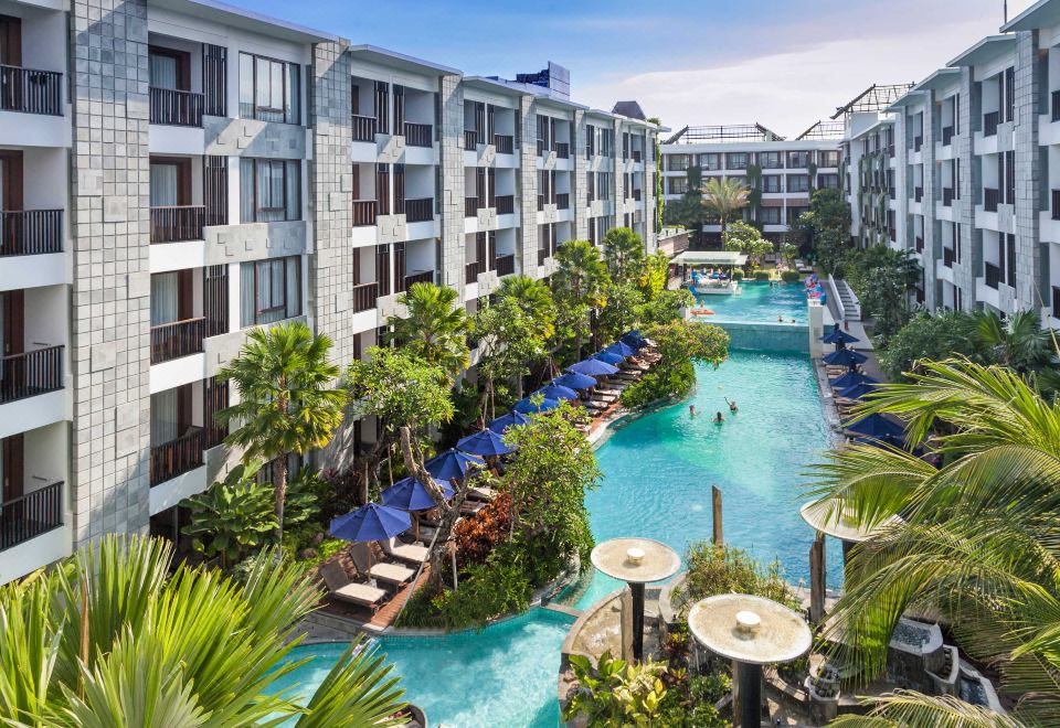 2. Courtyar..