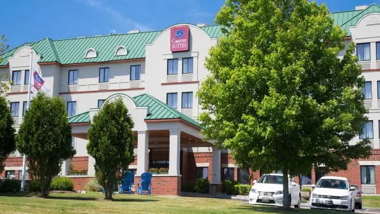 Comfort Suites West Warwick - Providence