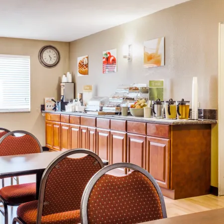 Quality Inn & Suites Vancouver North