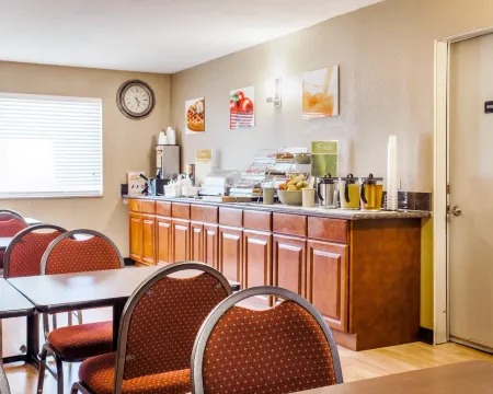 北温哥華凱藝套房酒店